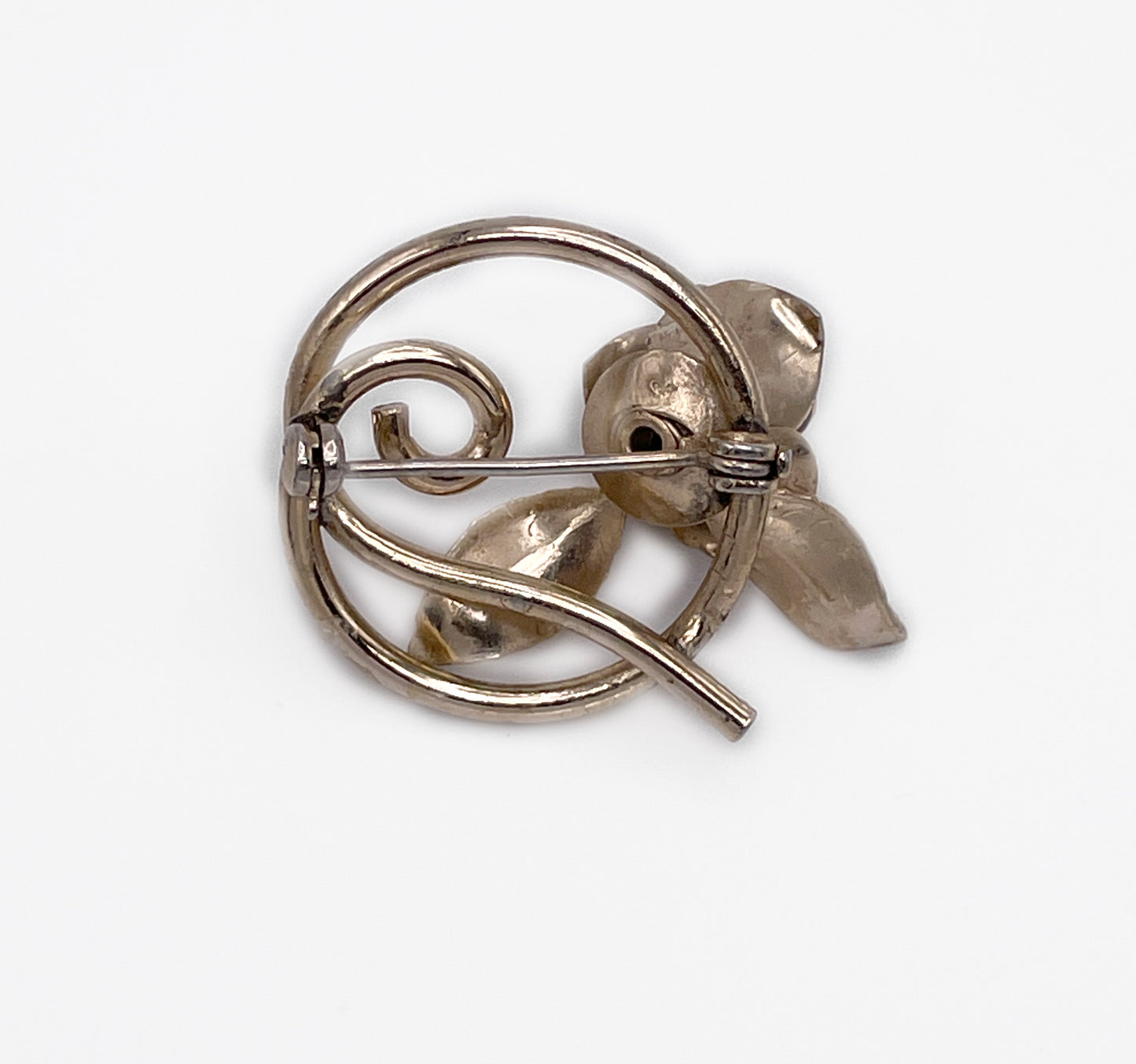 Ring around a Rosie Brooch